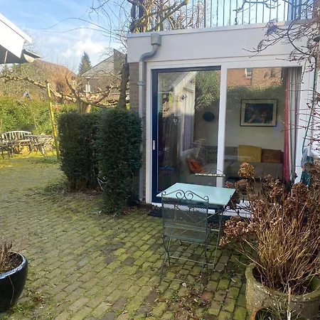 The House דירה *